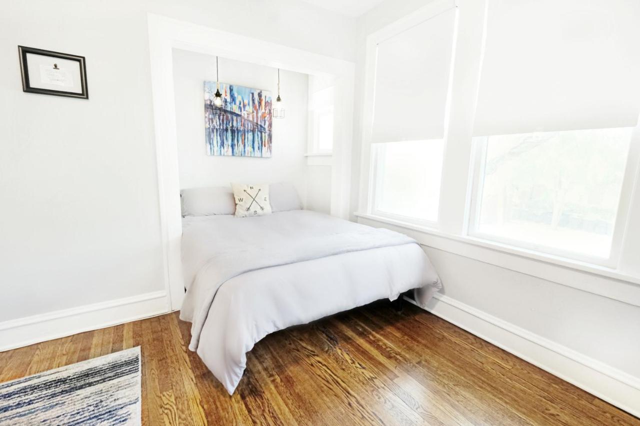 The 1920s Mainstay Flat On Lower Greenville Apartment *