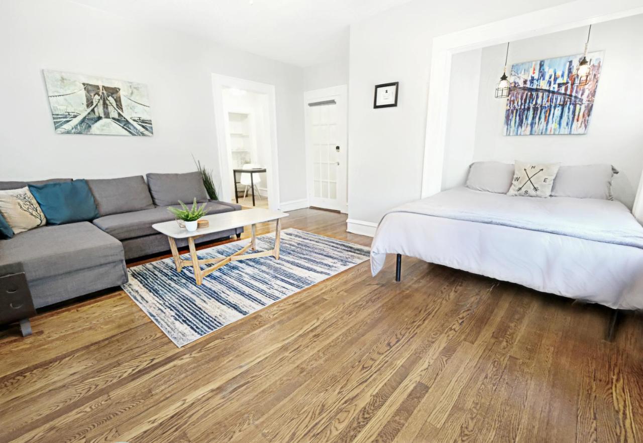 The 1920s Mainstay Flat On Lower Greenville Apartment